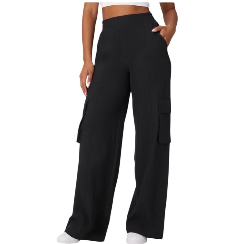 NWT’S Fabletics Downtown Wide Leg Cargo Black Pant